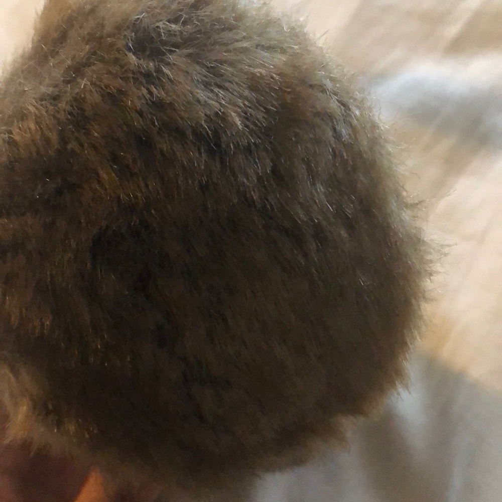 Ear muffs - Picture 2 of 2